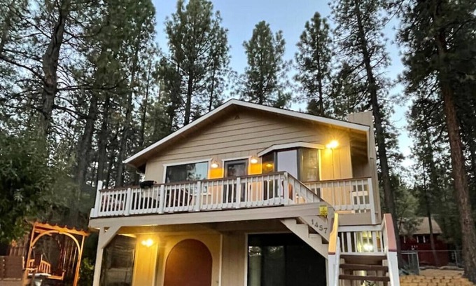 Wrightwood Cabin | LBL · 1250sqft/WIFI/SmartTV/firepit/King&3Queens