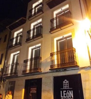 Old Town Apartment | LEÓN SUITE Urban Studios