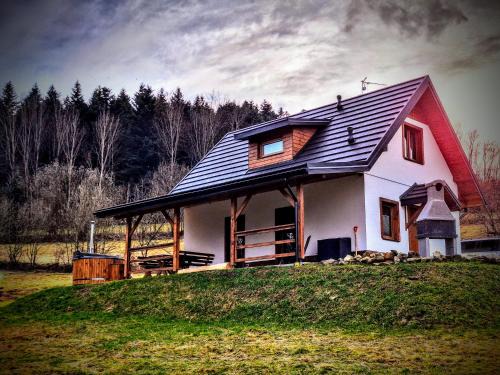 Sekowa House | Leśna Chata domek z balią