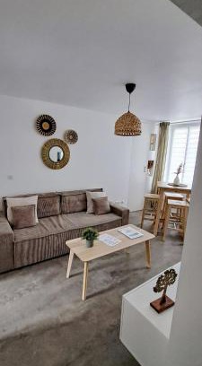 Cherbourg-en-Cotentin Apartment | Le balinais , en hyper centre rue au calme avec parking