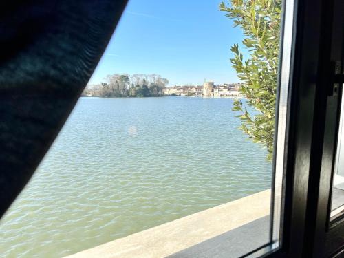 Castelnaudary Apartment | Le bassin - Vue canal du midi avec climatisation et garage