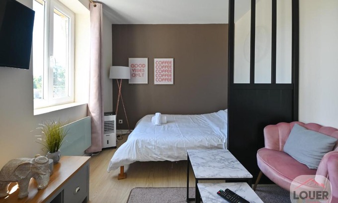 Nazelles-Negron Apartment | Le Bistrot 10 cosy et chaleureux gare d'Ambroise