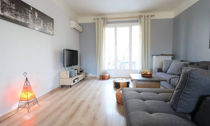 Couronne Urbaine Apartment | Le Blondel 2 Bedrooms Feng Shui Spirit Town Center long term welcome
