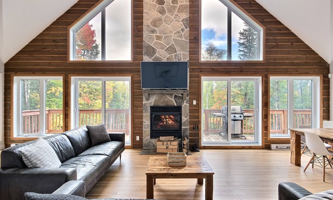Morin Heights Ski Chalet | Le Bonheur-Spa/BIKE, OUTDOOR + SKI-IN/SKI-OUT