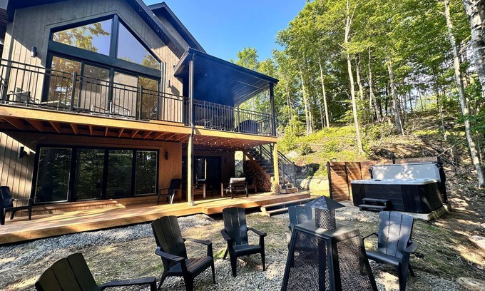 Saint-Faustin-Lac-Carre Ski Chalet | Le Borea - 5 minutes from Mont Blanc