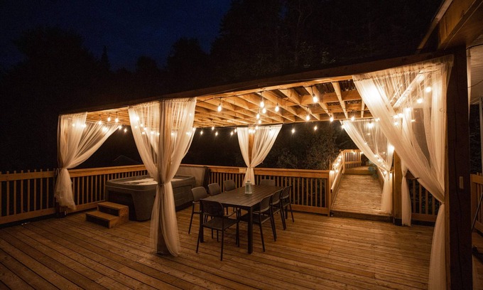 Saint Come Ski Chalet | Le Botanique | lake access | hot tub | fire camp