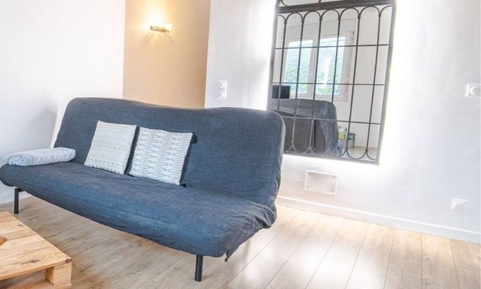 Amboise Apartment | Le boudoir d'adelaïs