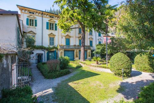Toscolano Maderno Apartment | Le Camerine Apartment Water Front