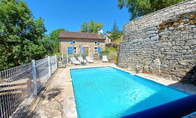 Hures-la-Parade Cottage | Le Cazal, Gîte de France 4 épis, private heated pool