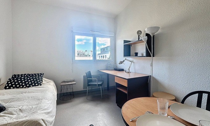 Hopitaux-Facultes Apartment | Le Central FAC, Studio close to Universities
