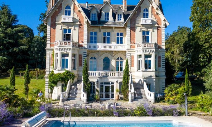 Les Hauts de Saint-Aubin Hotel | Le Château des Forges
