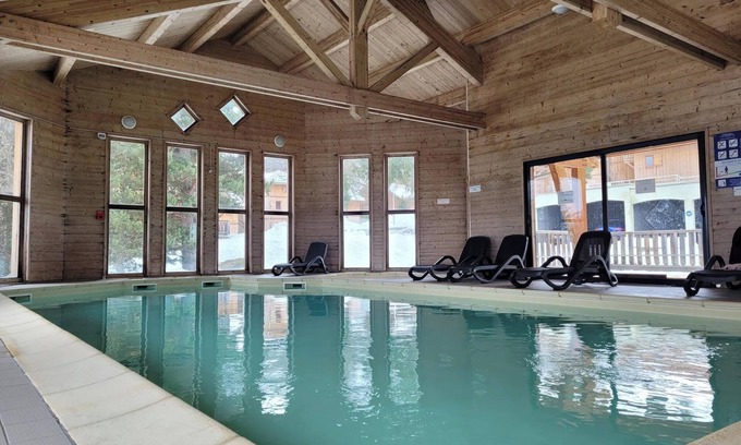 Saint-Etienne-en-Devoluy Ski Chalet | Le Chalet by Sophie Chalet of 55m2 Superdevoluy with exterior and parking