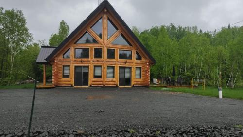 Saint Donat Ski Chalet | Le Chalet Enchanté
