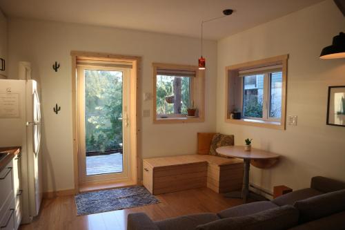 Ucluelet Apartment | Le Chalet Waterfront Studio Suite, View, Patio, Kitchen
