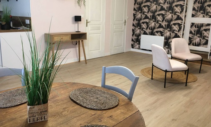 Chateaumeillant Apartment | Le Chapitre : Charming apartment in the center of the town for 4 people