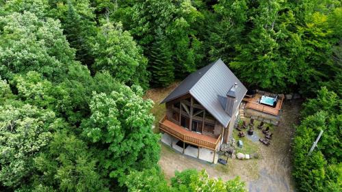 Val-des-Lacs Ski Chalet | Le Charme BabyFoot SPA SmarTV Retreat Private domain