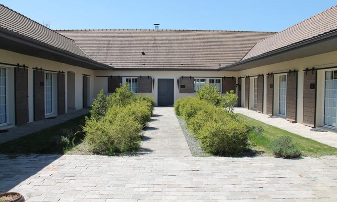 Saint-Martin-en-Biere House | Le Clos 24