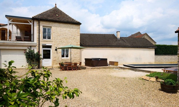 Ladoix-Serrigny House | Le Clos de la Côte-d'Or 4-star gîte in Ladoix-Serrigny, near Beaune