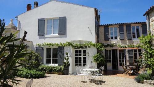 Nuaille d'Aunis Bed & Breakfast | Le Clos des Treilles