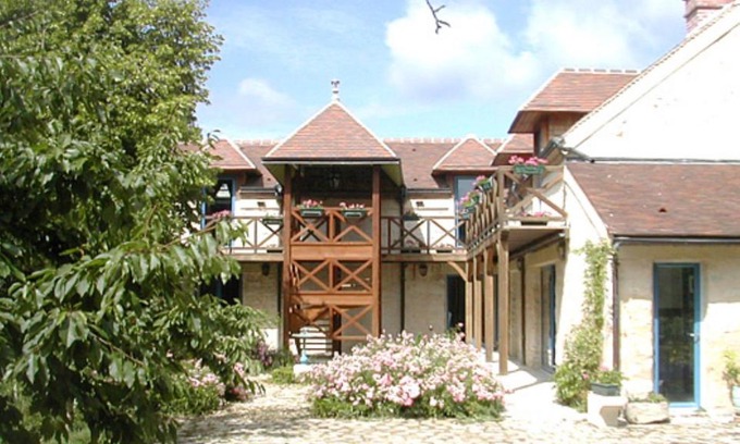Bois-le-Roi Bed & Breakfast | Le Clos Fleuri