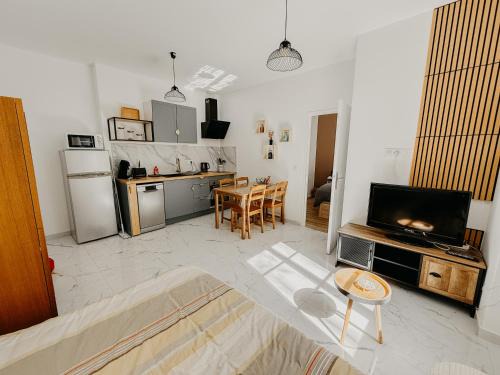 Chatel-Guyon Apartment | Le Cocon du Parc - Charmant T2 neuf au calme