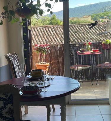 Ganges Apartment | Le coin des amoureux
