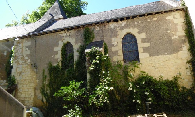Courchamps Apartment | LE COMPOSTELLE PRIEURE GITE LES MEDIEVALES