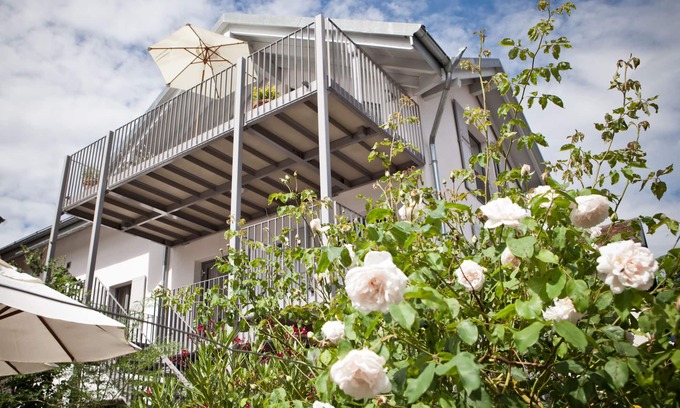 Saint-Livres Bed & Breakfast | Le Coq Chantant B&B and Boutique Hotel
