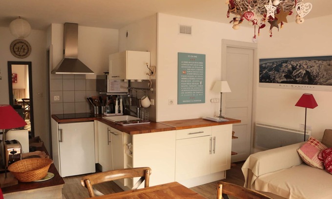 Le Corbier Apartment | Le Corbier slopes of foot - 2 bedroom Apartment - 6 people