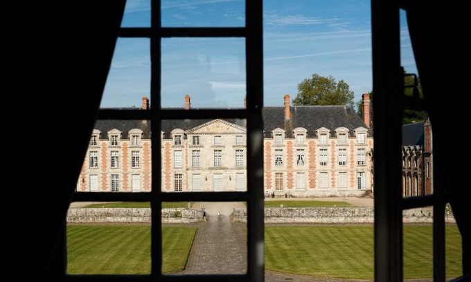 Saint-Martin-en-Biere Apartment | Le Domaine de Fleury - Pierres d'Histoire