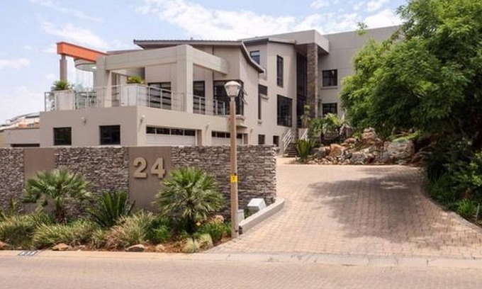 Greater Johannesburg Metropolitan Area Villa | Le Feu De La Bassonie