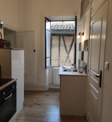 Cordes-sur-Ciel Apartment | Le Gîte d'Olympe