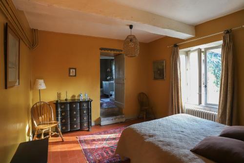 Saint-Julien-de-Civry House | Le gîte de Montjardin du Château de Vaulx