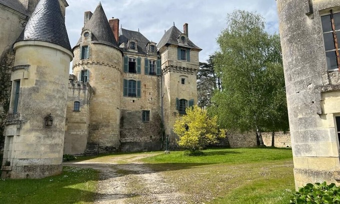 La Celle-Guenand House | Le Gîte du Jardinier - Un Gîte Accueillant Dans L'enceinte D'un Château !