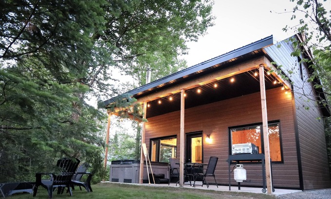 Shannon Ski Chalet | Le Geai Bleu Chalet au Bord de L'eau Avec spa