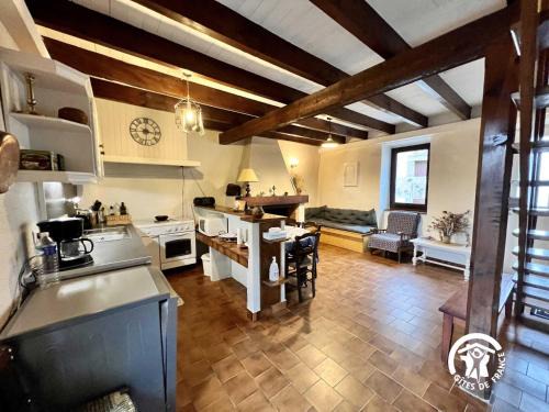 Limousis House | Le gite fleuri