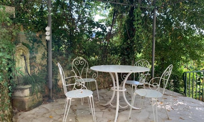 Les Eyzies Apartment | Le Grand Appartement, Clim, Piscine Chauffée