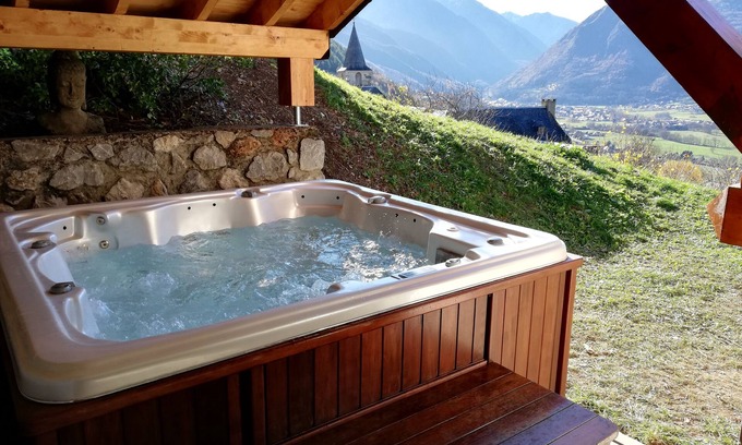 Camparan Ski Chalet | LE GRAND CHALET WITH SPA AND SAUNA near Saint Lary Soulan