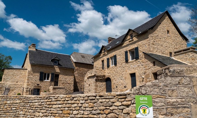 Sainte-Eulalie-d'Olt House | Le Grand Gîte de Malescombes Avec Piscine Privée, à la Campagne,