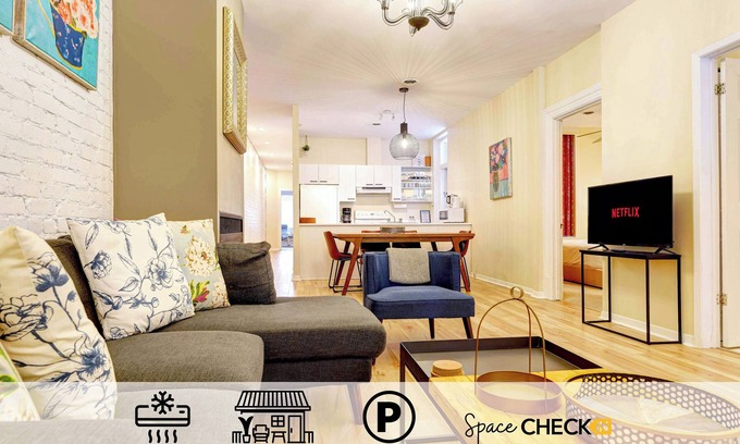 Ville-Marie Apartment | Le Grand MTL ✦ Charming ♥ Terrace ☼ Parking