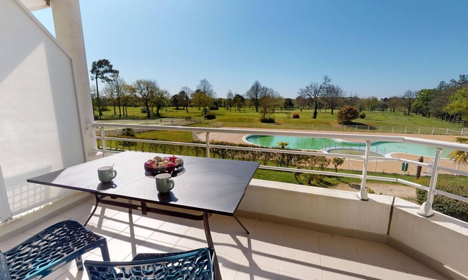 L'Aiguillon-sur-Vie Apartment | Le Green Spot