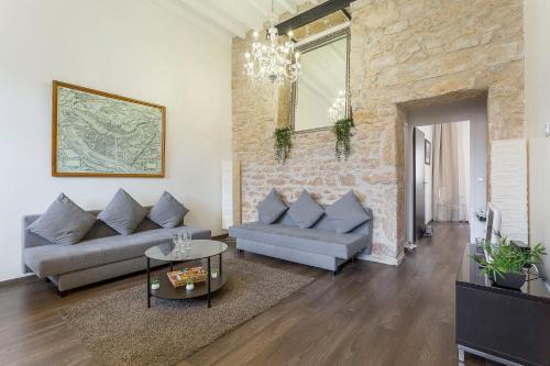 La Croix Rousse Apartment | LE JACQUARD Garage Lyon Centre pour 2 à 8 pers