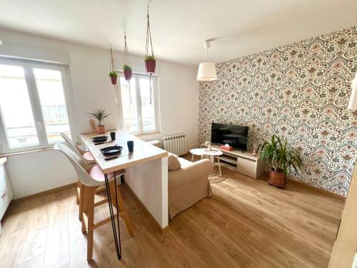 Calais Apartment | Le Jardin des Plantes