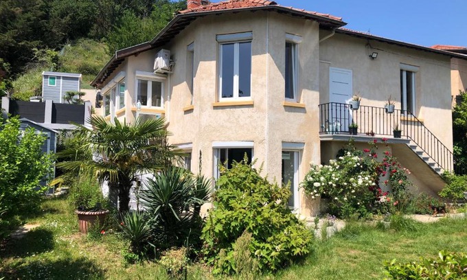 Vancia - Crepieux Apartment | Le jardin suspendu