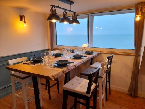 Mers-les-Bains Apartment | "Le JUGUILI" 46m2 en front de Mer - 4 personnes - animaux OK - Entièrement rénové - Haut de gamme - wifi