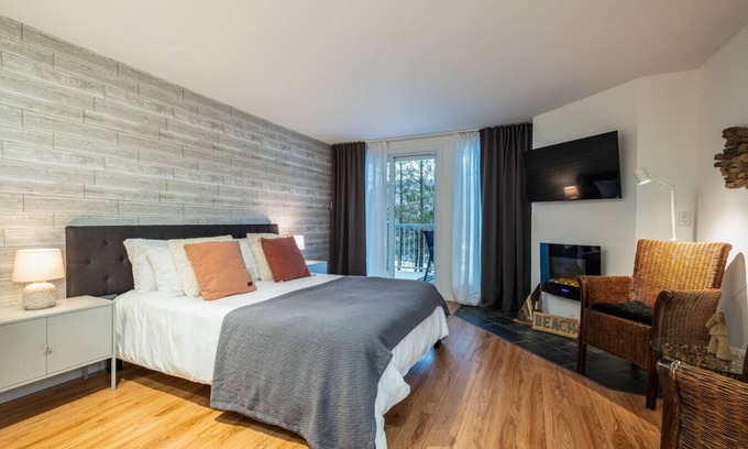 Mont-Tremblant Village Cabin | Le Kona By MY Tremblant Location