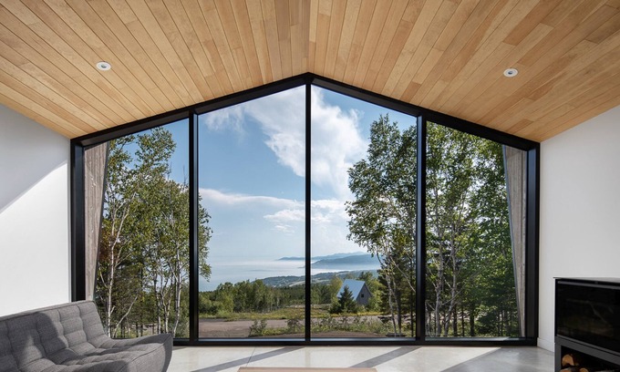 La Malbaie Ski Chalet | Le Littoral : Luxurious Chalet with Pool Sauna Spa & View