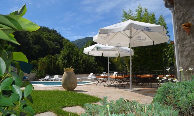 Laroque-des-Alberes Apartment | LE LOFT - 6-person apartment, air-conditioned, shared pool, Wifi