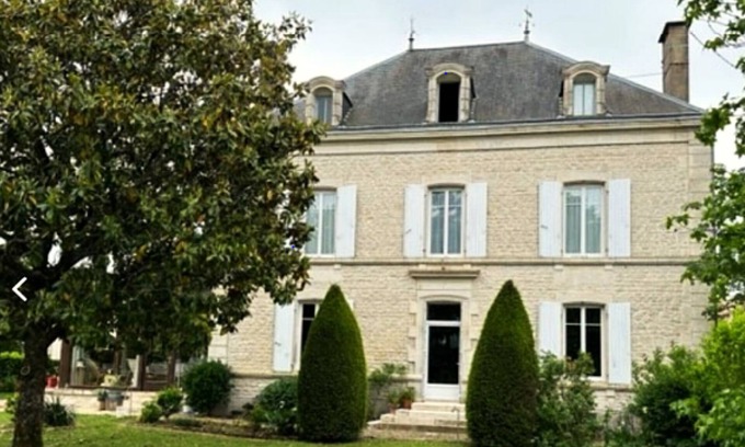 Coulon House | LE LOGIS DE VILEFOLLET