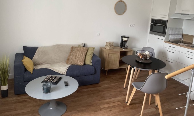 Hennebont Apartment | Le Manoir Duplex 6 ★ mezzanine ★ dernier étage